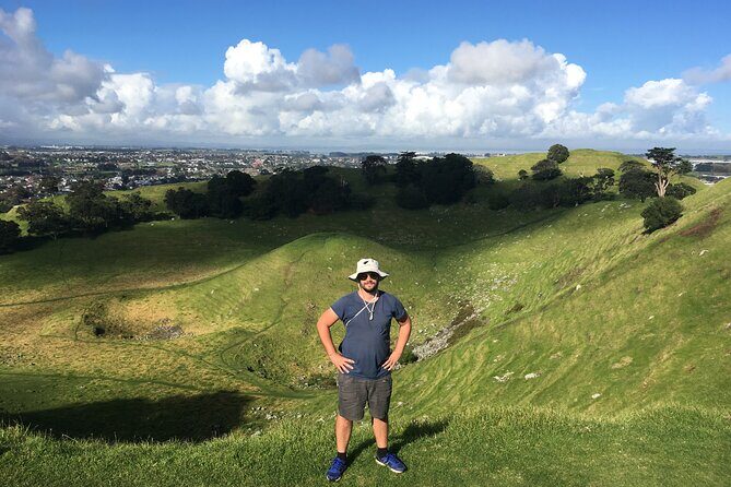 Full-Day Grand Auckland Volcanoes Tour - Stop 3 at Mangere Mountain: walking the crater rims with Manukau Harbour views