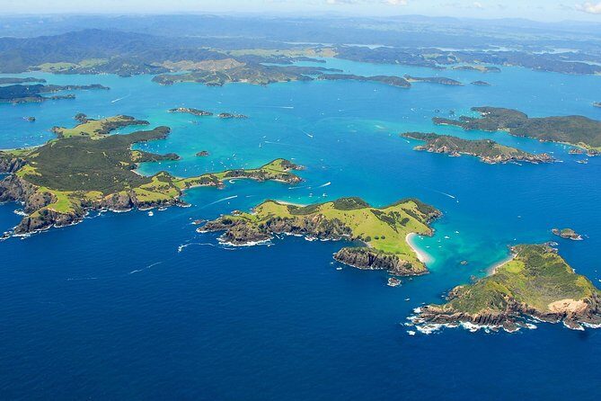 Group tour to Bay of Islands return from Auckland - Hole in the Rock, Island Walks, and What to Expect on the Water