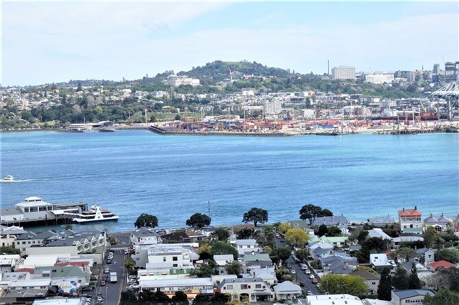 Half-Day: Small Group Auckland Scenic Tour - 4 HOURS - Achilles Point, Crater Lakes, and Remuera’s Architecture