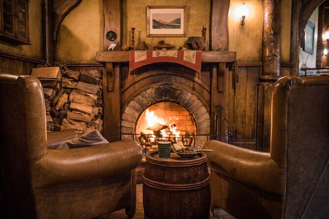Hobbiton Movie Set Banquet Experience Private Tour From Auckland - Lantern-lit walk: the part that turns into a memory