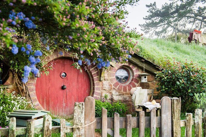 Hobbiton Movie Set Banquet Experience Private Tour From Auckland - Quick tips: timing, packing, and who this tour suits best
