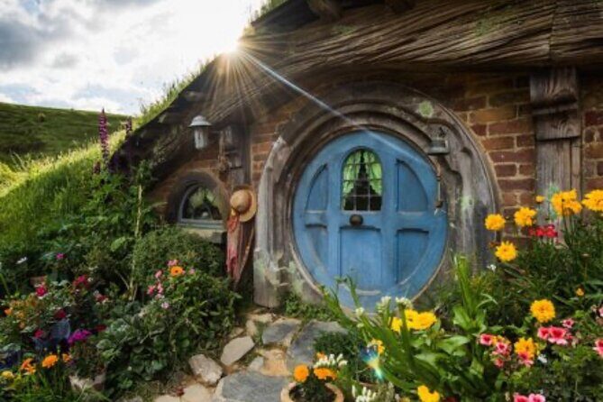 Hobbiton Movie Set Guided Tour small group from Auckland - Small-group benefits: more attention, less chaos