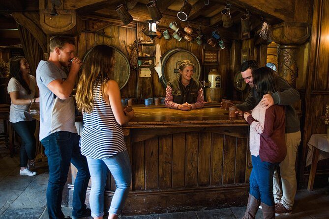 Hobbiton Movie Set Small Group Day Tour from Auckland - Sheep farm stop and wildlife spotting: the day’s extra nature layer