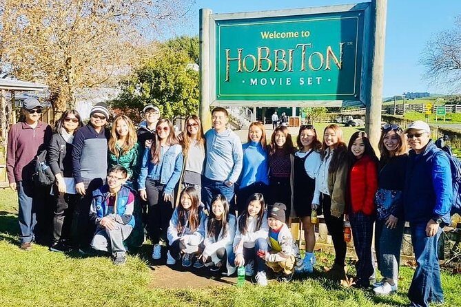 Hobbiton Movie Set Small Group Fully Guided Day Tour from Auckland - Hobbiton Movie Set for about 2 hours: what you actually do on site