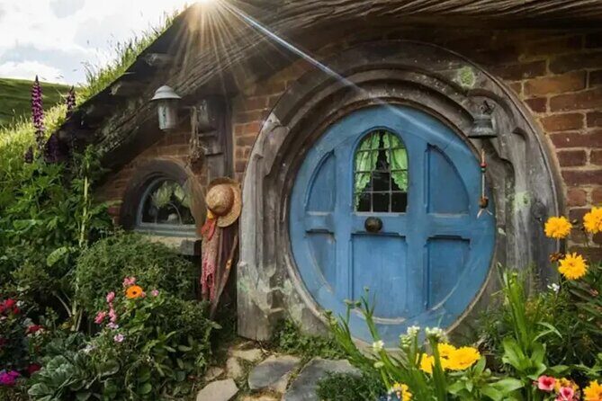 Hobbiton Movie Set Small Group Private Transfer from Auckland - Auckland to Hobbiton in a small private group (up to 4)