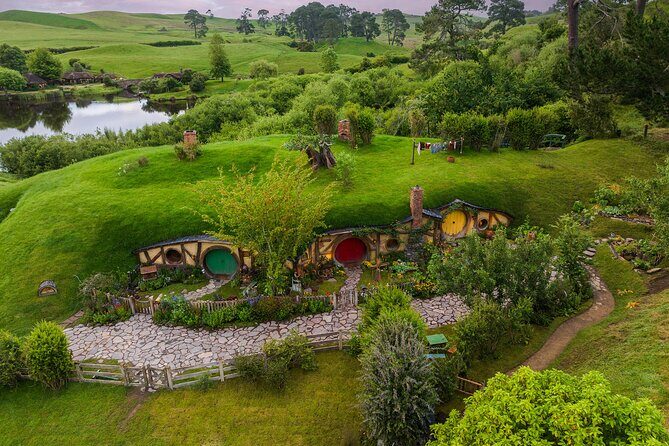 Hobbiton Movie Set Small Group Tour from Auckland - Photos, shopping time, and how to avoid rushing