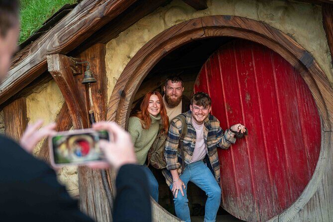 Hobbiton Movie Set Small Tour from Auckland - Green Dragon Inn: the simple, smart way to finish