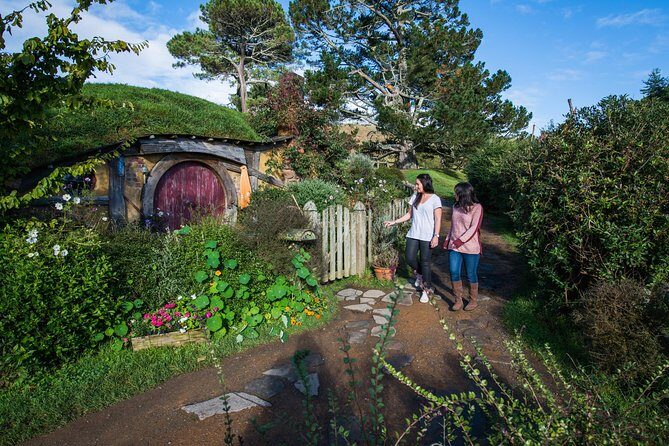 Hobbiton Movie set & Waitomo Caves Small Group Tour From Auckland - The Green Dragon Inn drink (and what to do with your time)