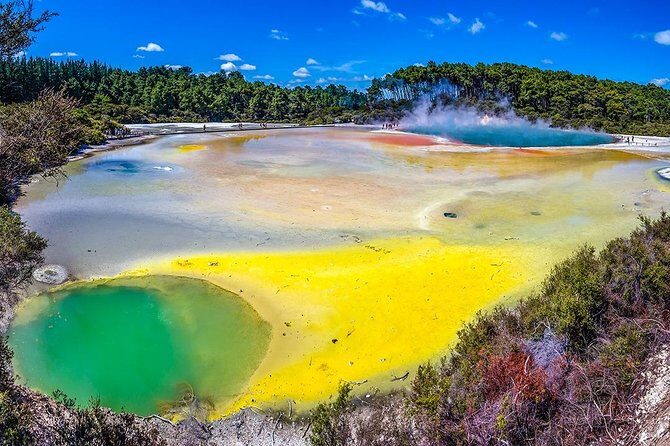 Hobbiton & Rotorua including Wai-O-Tapu - Small Group Tour from Auckland - What’s included in the price, and what to budget for