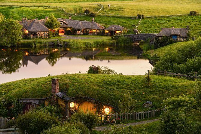 Hobbiton & Waitomo Caves Exclusive Luxury Day Tour From Auckland - The value is in how the whole day is packaged