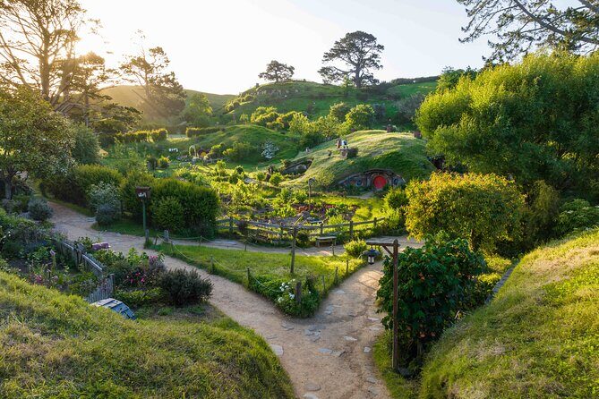 Hobbiton & Waitomo Caves Guided Day Trip from Auckland incl lunch - A 6:30 am start for two icons: Hobbiton and Waitomo in one day