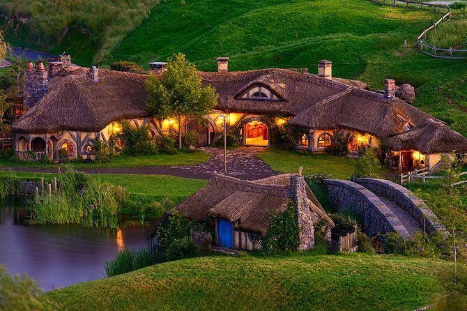 Hobbiton & Waitomo Caves Small-Group Tour W Lunch from Auckland - Weather plans and packing tips for a cave day