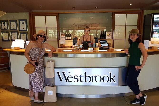 Kumeu Wine Region Shuttle from Auckland - The guide factor: why John changes the whole feel