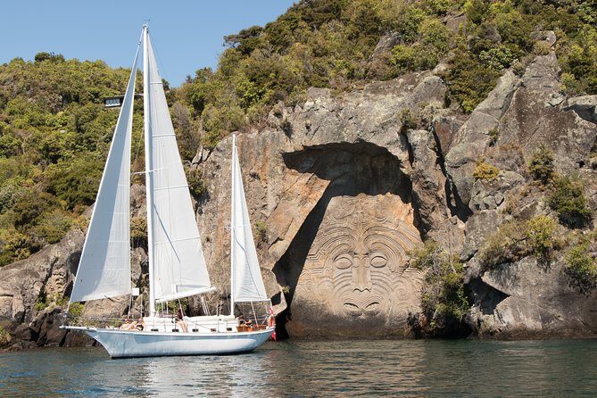 Lake Taupō Private Day Tour from Auckland to Māori Rock Carvings - Key tour highlights worth planning around