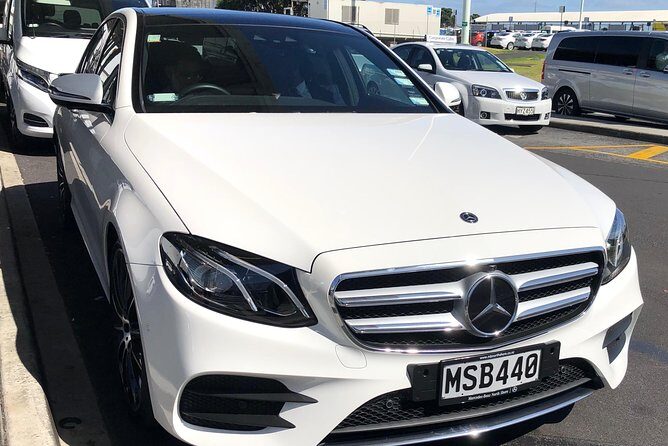 Luxury Airport transfers in Auckland - Customizing Pickup and Drop-Off Without the Stress