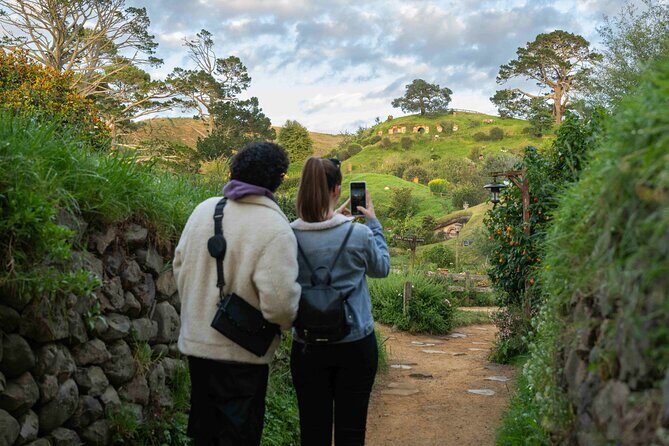 Magical Hobbiton: Small-Group Guided Tour from Auckland - Hobbiton Movie Set: your official 2.5-hour guided walk
