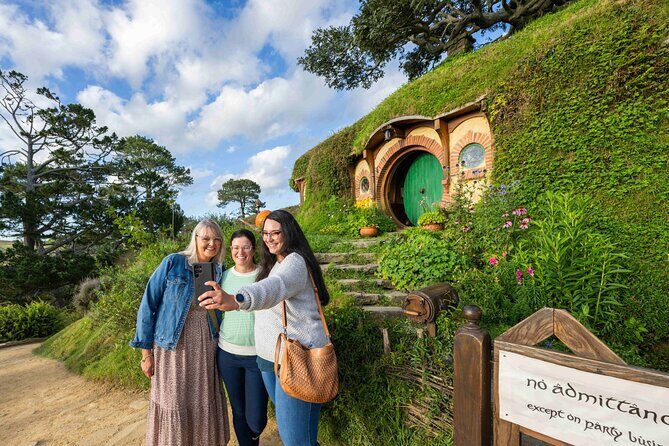 Magical Hobbiton: Small-Group Guided Tour from Auckland - The real value of a $194 day trip from Auckland