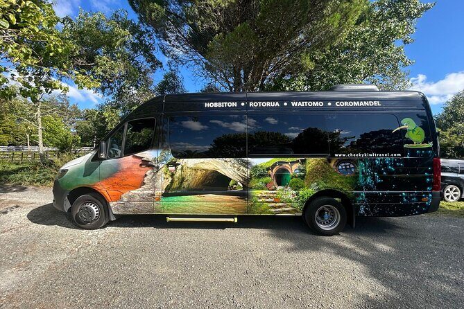Premium Hobbiton Small Group Day Tour from Auckland - The guide matters: how Alessandro and Kim can shape your whole day