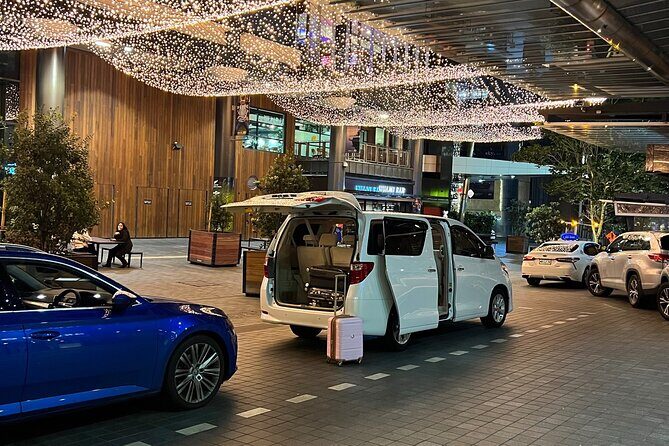 Private Auckland Airport Transfer: to/from City Hotels in Minivan - Getting to the CBD hotel: door-to-door delivery