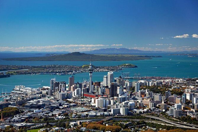 Private Auckland City Tour For Small Group in a luxury vehicle. - Private Auckland highlights in a luxury car