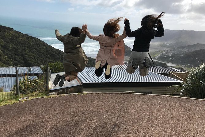 Private Auckland's West Coast - Piha/ Muriwai - Wild West Tour - Private transport and timing: what the day feels like