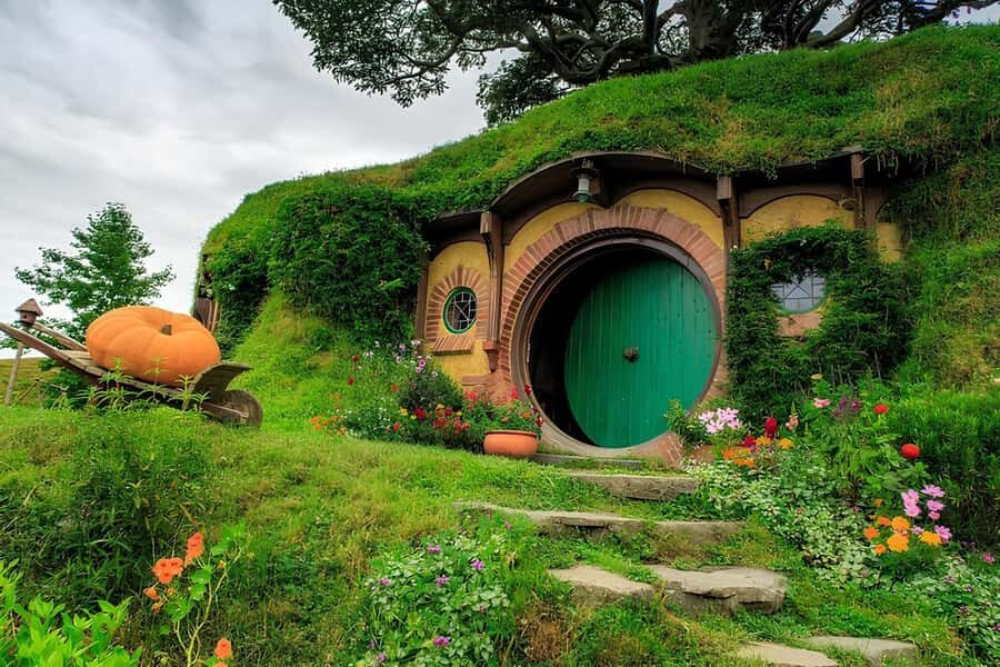 Private Hobbiton & BlueSprings & Redwood forest fromAuckland - From Auckland CBD to Hobbiton: why the schedule feels manageable