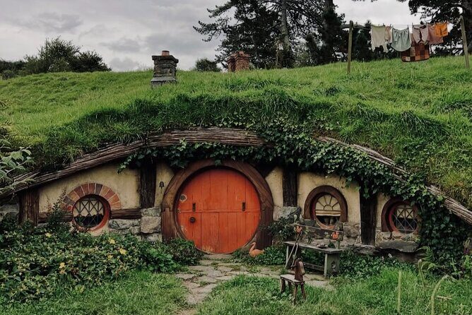 Private Hobbiton Movie Set and Rotorua Day Trip from Auckland - The big idea: a one-day mix of film magic and real geothermal power