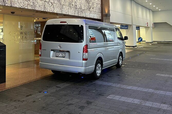 Private Mini Van Transfer From Auckland Airport to Auckland City - Who Should Book This Auckland Airport Transfer
