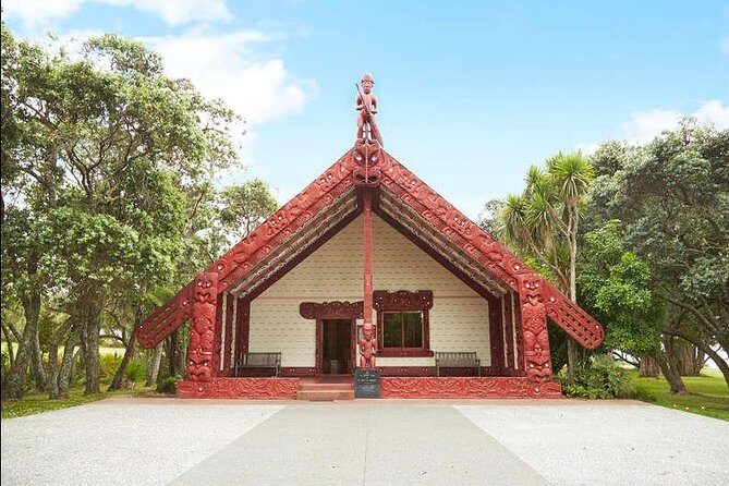 Private Tour: Bay of Islands Day Trip from Auckland - The route north: Parry Kauri Park, Whangarei Falls, Haruru Falls