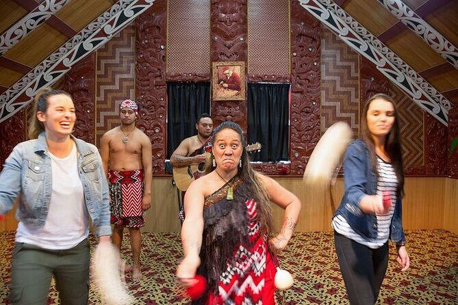 Private Tour to Rotorua’s Natural wonders and Māori Arts & craft. - Te Puia Thermal Valley: geysers, bubbling mud, and native bush
