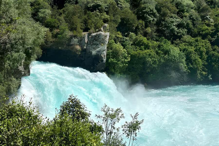 Rotorua & Taupo DayTour Waiotapu & Huka Falls from Auckland - Rotorua Plus the Extra Nature Stops: Red Wood Forest and Blue Springs