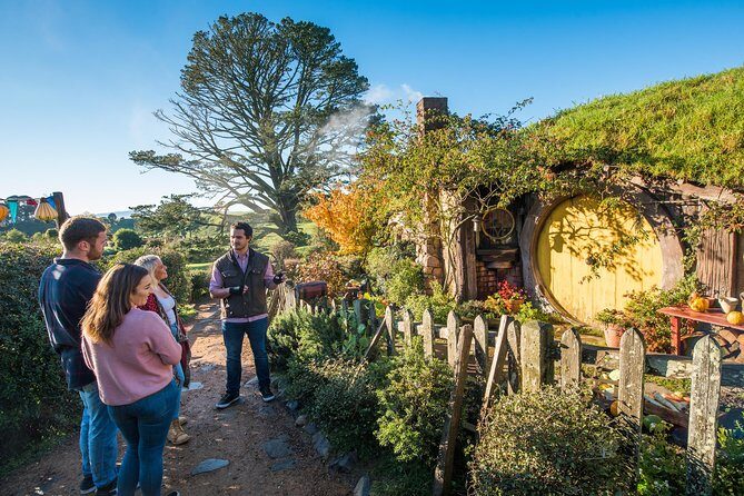 Small-Group Hobbiton Tour from Auckland with Party Marquee Lunch - Hobbiton Movie Set: 44 hobbit holes, Bag End views, and real steps