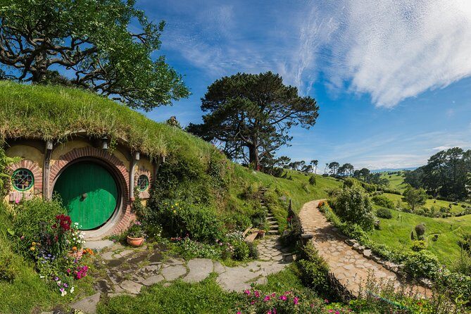 Small-Group Hobbiton Tour from Auckland with Party Marquee Lunch - Party Marquee lunch: buffet value and the little details that matter