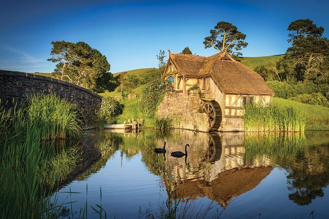 Small-Group Hobbiton Tour from Auckland with Party Marquee Lunch - Group size and guide style: small-coach comfort with big-set coordination