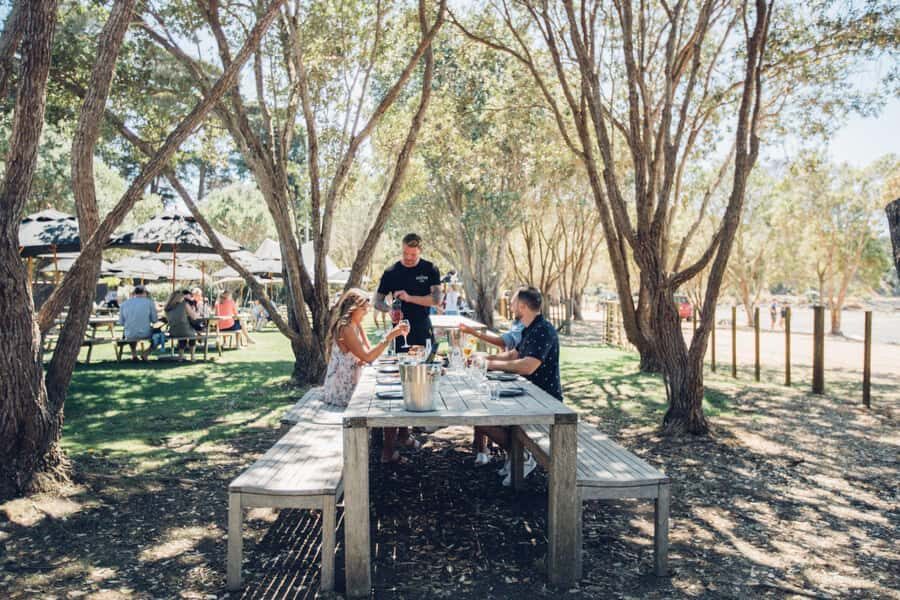 Waiheke Island: Scenic Island Wine Tour & Local Wine Tasting - The beach walk: when the tour remembers you didn’t come for only wine