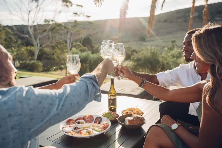 Waiheke Island: Wine Tour & Lunch at Award Winning Venue - Waiheke Island in One Day: How the 5 Hours Work