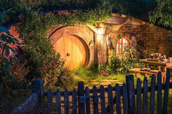 Waitomo Caves & Hobbiton Small Group Tour inc Lunch from Auckland - Karapiro and the return to Auckland: why the last hour still matters